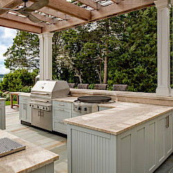 Outdoor  Kitchen with Bar